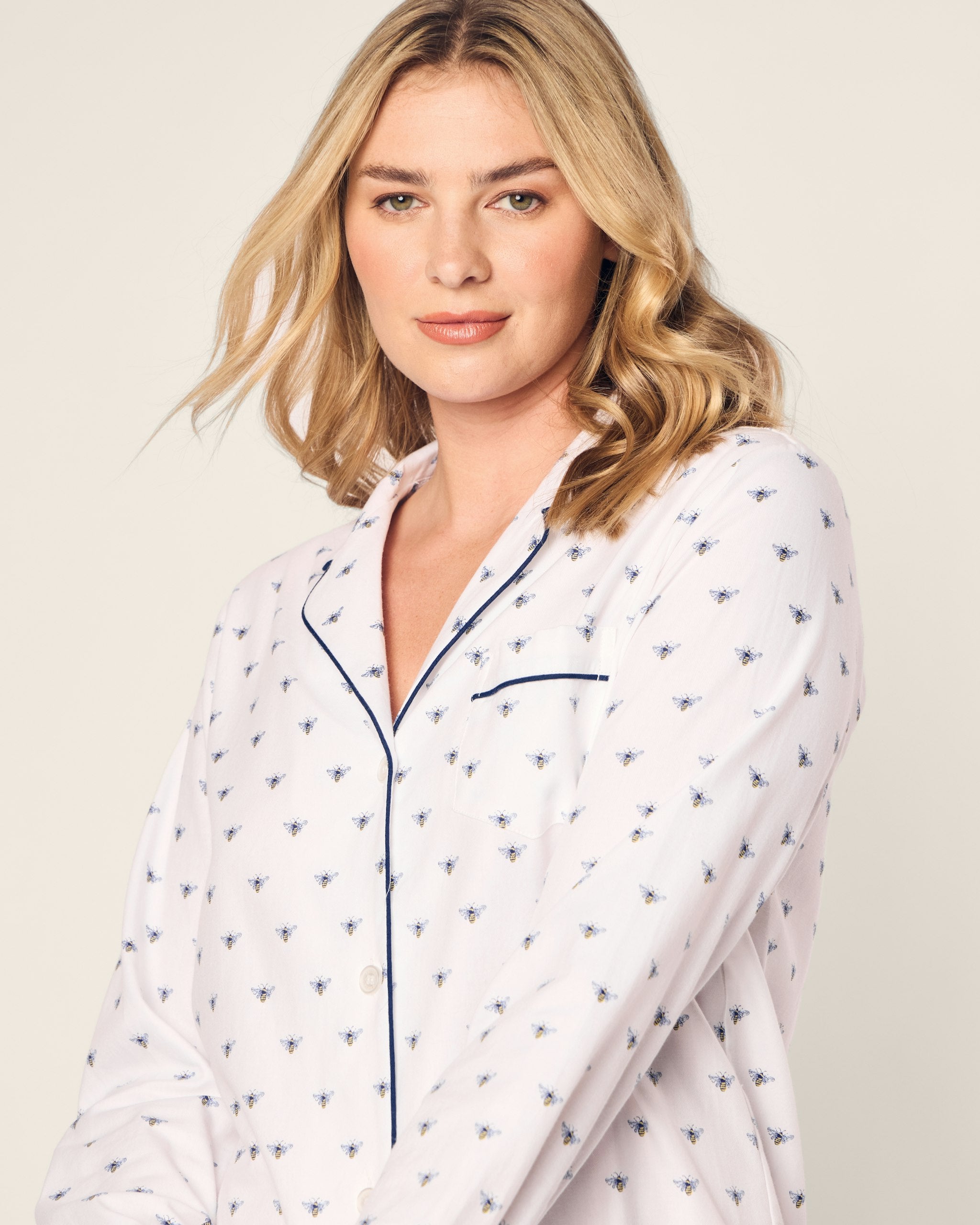 Women's Twill Nightshirt in Buzzing Bees