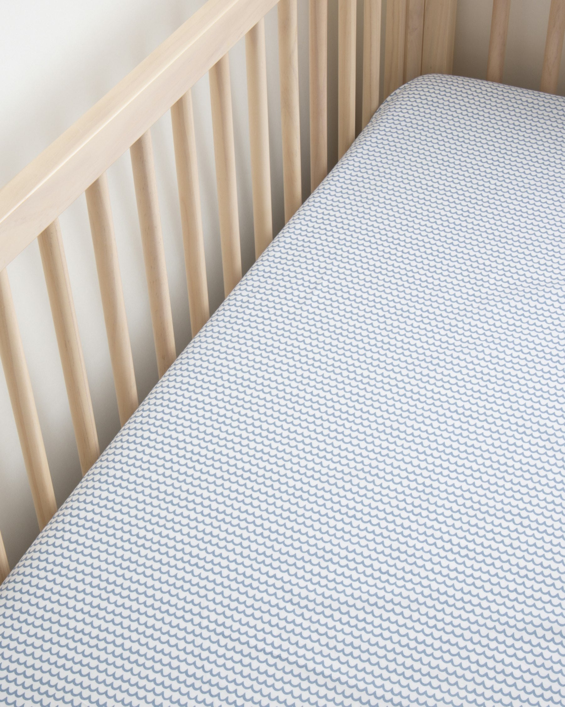 Luxe Premium Cotton Crib Sheet in Sweethearts