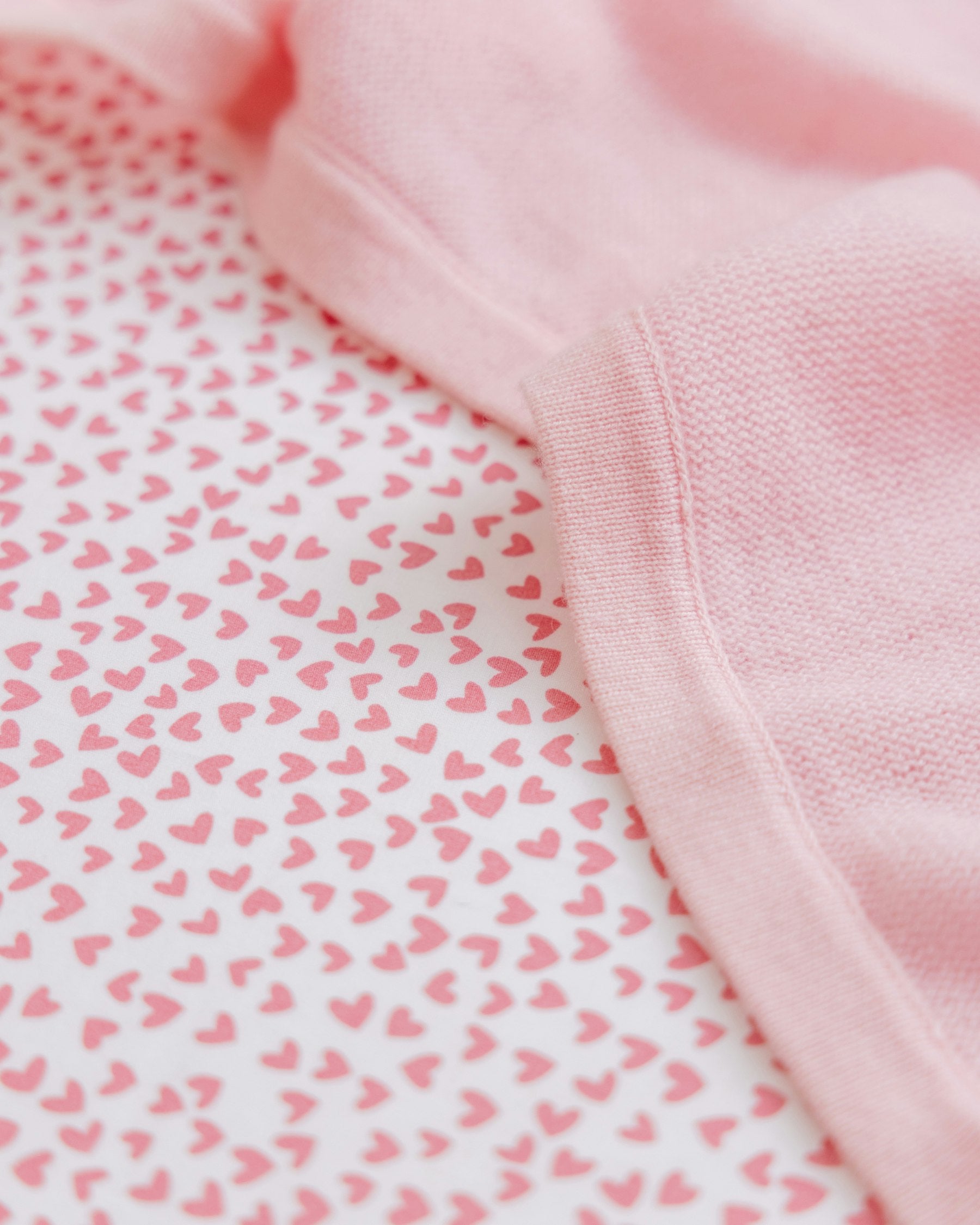 Luxe Premium Cotton Crib Sheet in Sweethearts