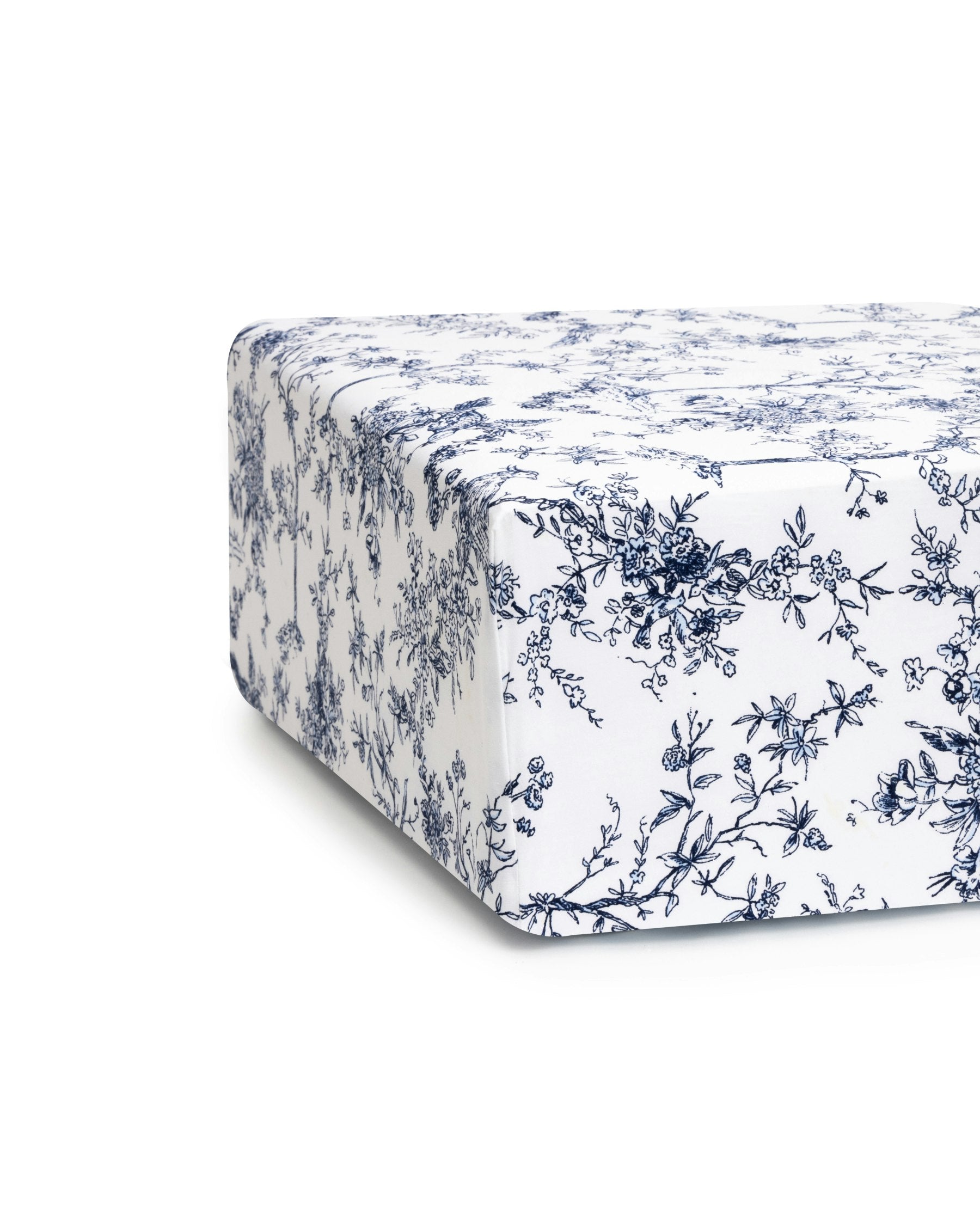 Luxe Premium Cotton Crib Sheet in Sweethearts