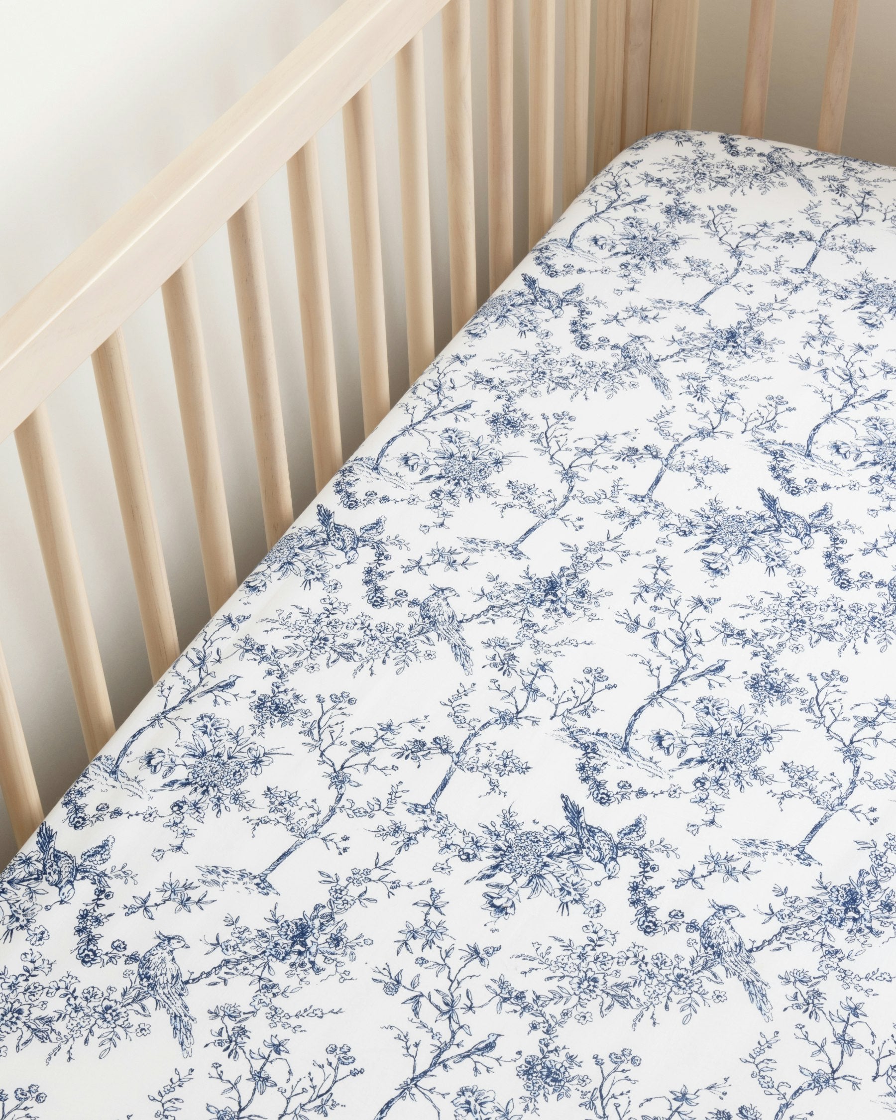 Luxe Premium Cotton Crib Sheet in Sweethearts