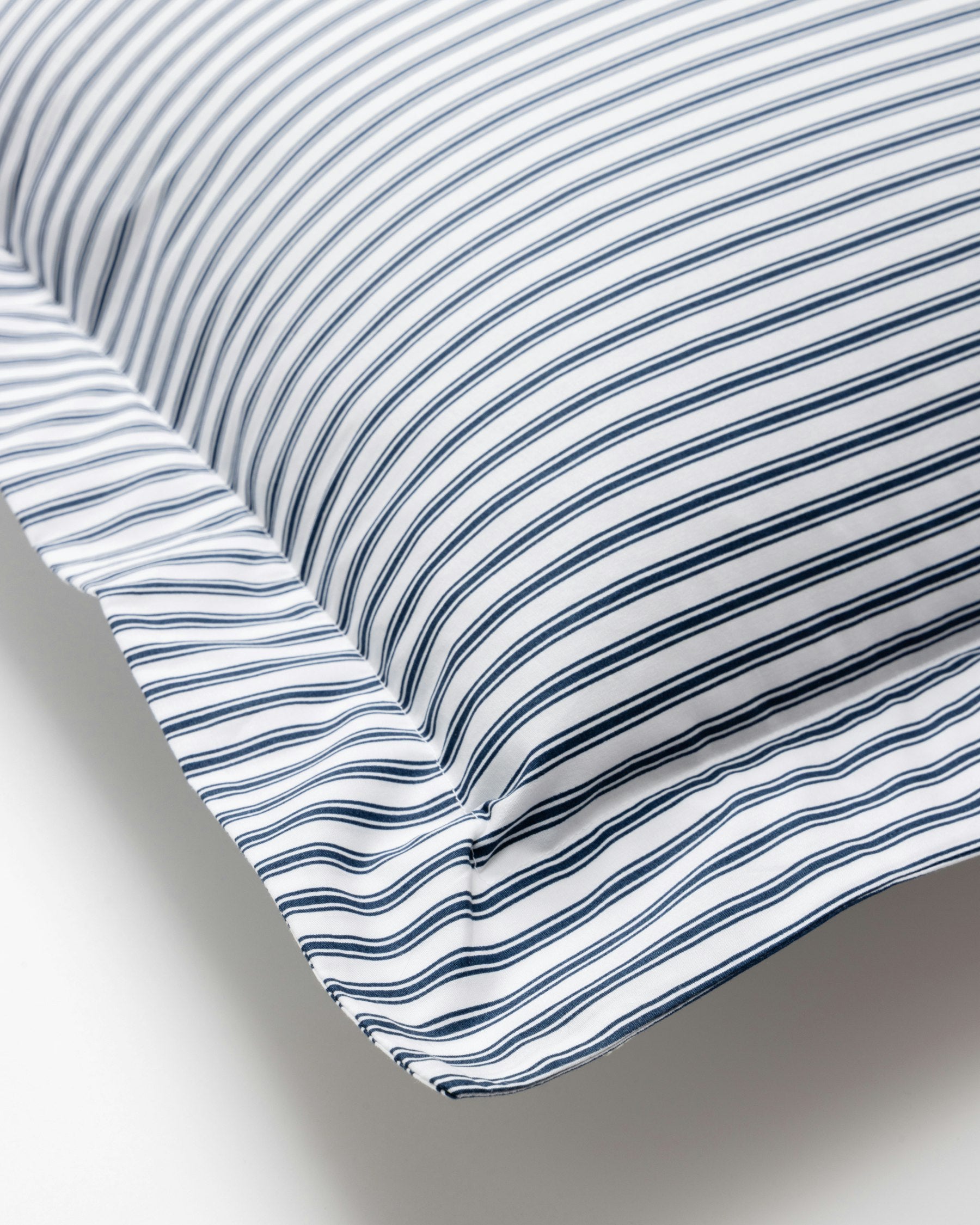 Luxe Premium Percale Euro Sham in Sweethearts