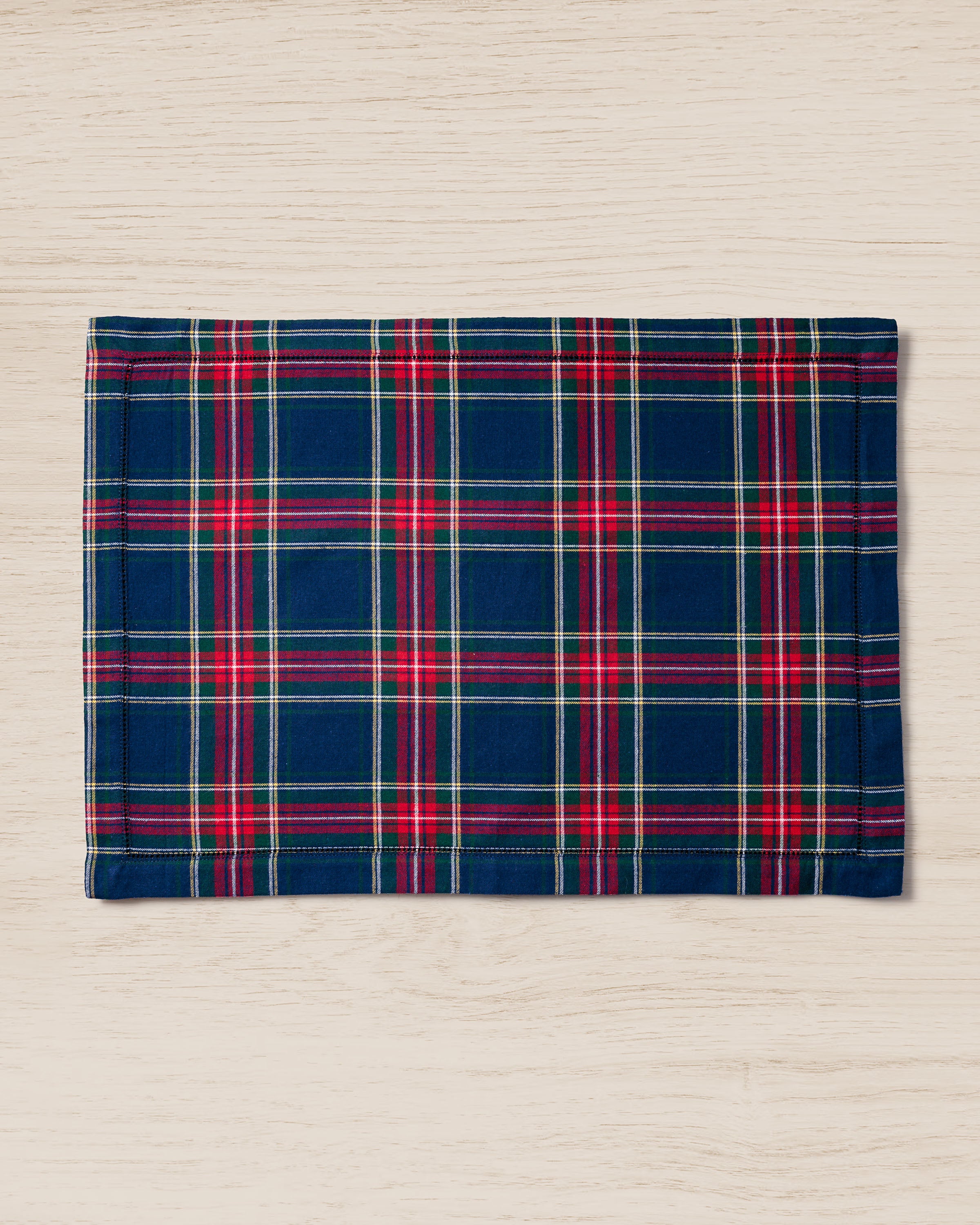 Signature Twill Placemats in Windsor Tartan